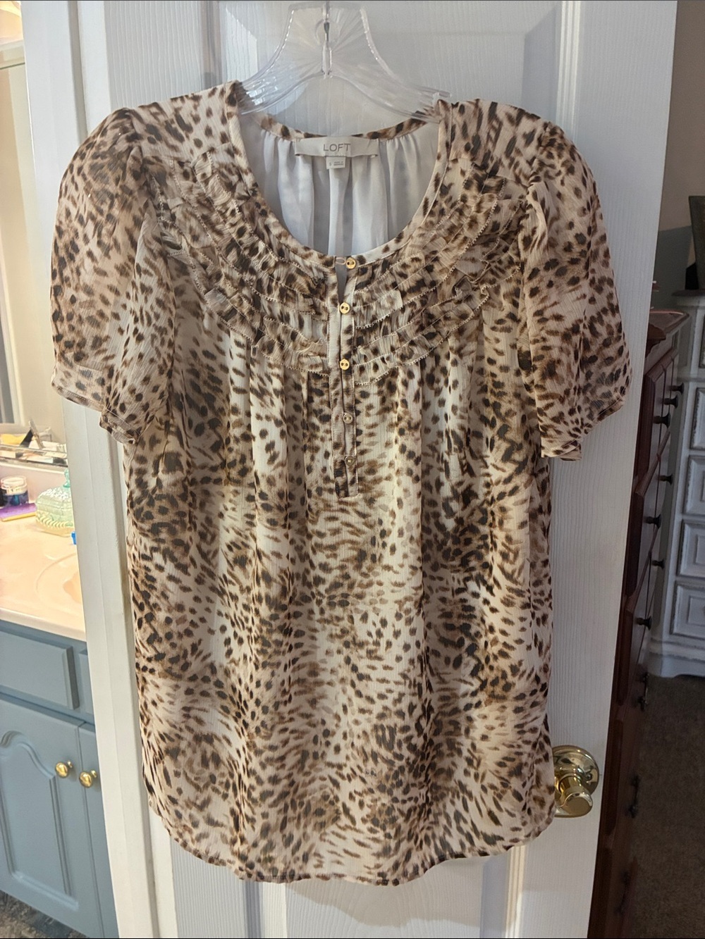 LOFT Leopard Print Fully Lined Gold Button Blouse in Brown and Cream SZ S - Picture 2 of 6